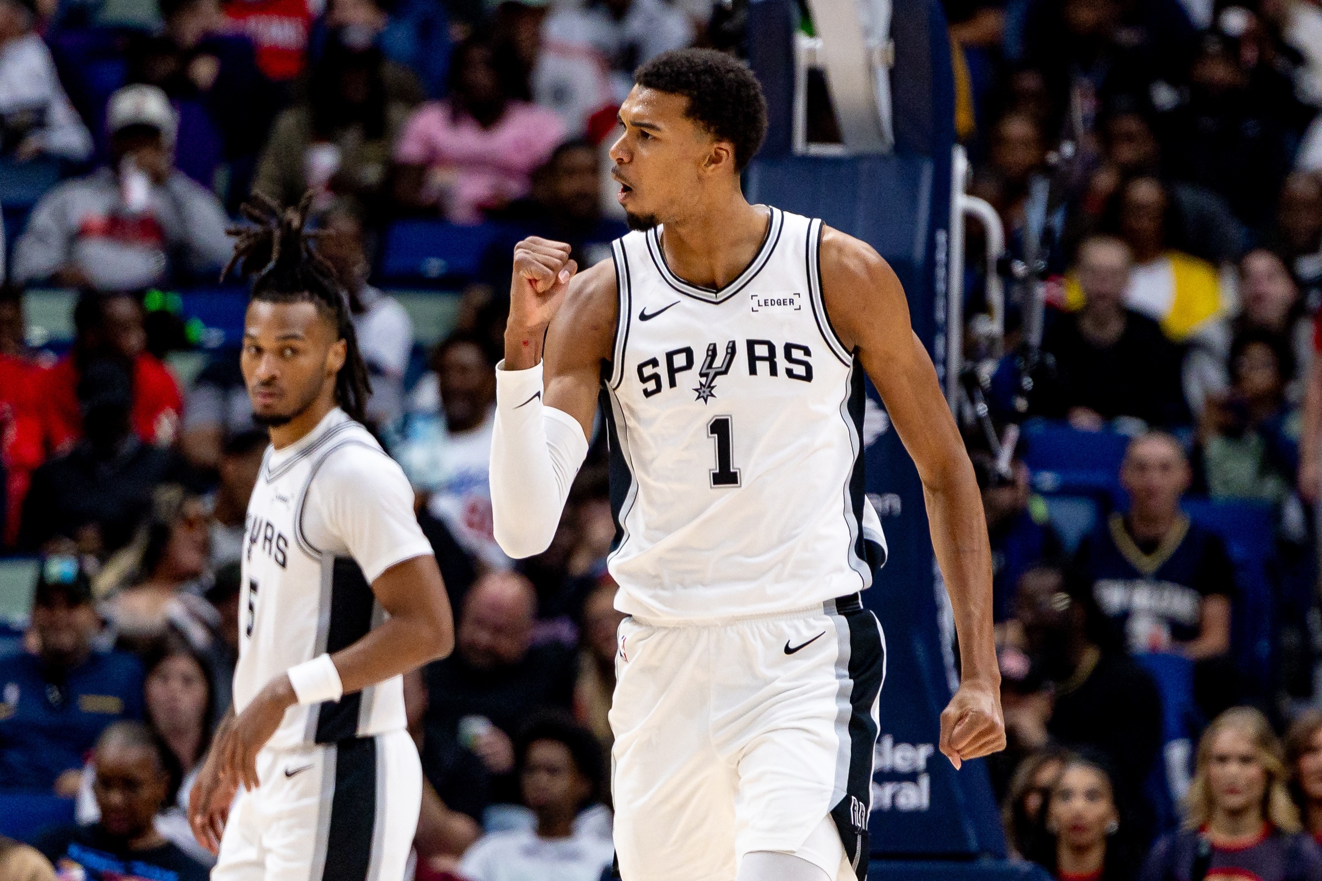 LOL赛事官网-马刺今日迎战雄鹿 马刺首发：文班&amp;福克斯&amp;卡斯尔&amp;巴恩斯&amp;尚帕尼